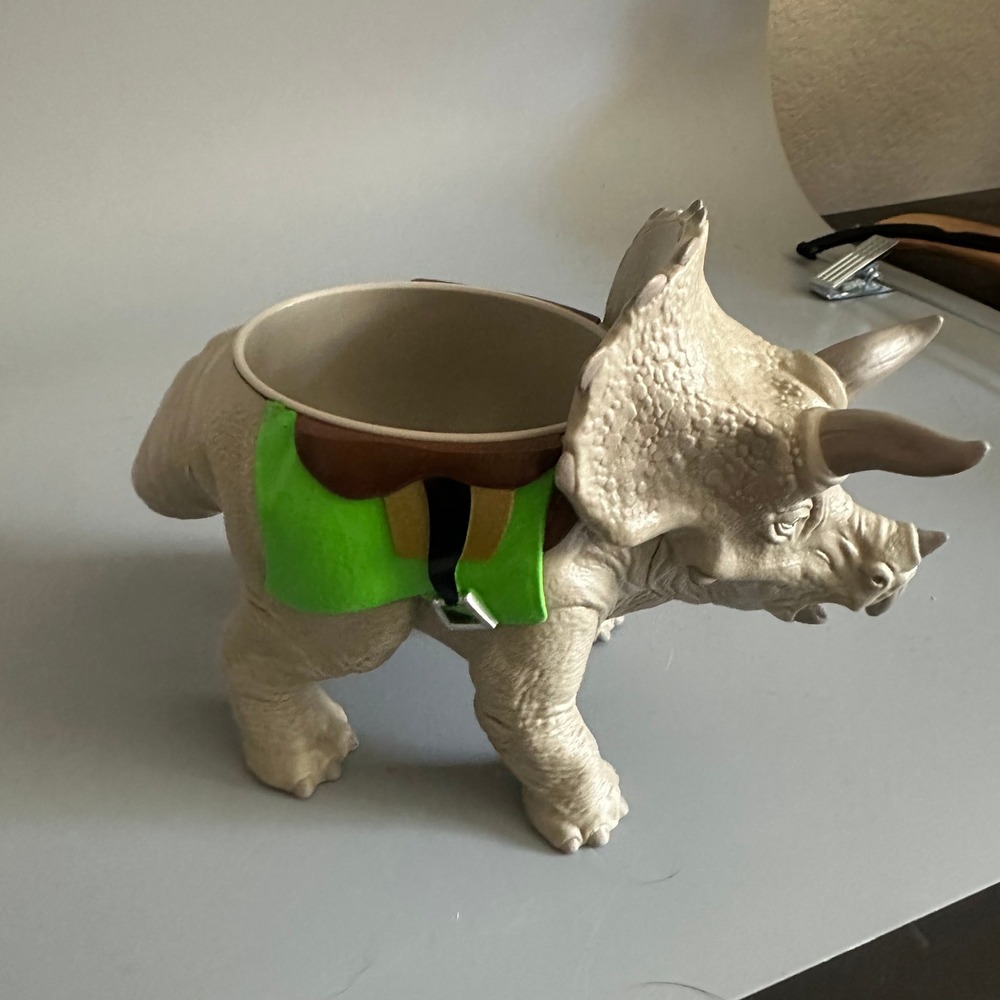 Jurassic World Triceratops Dinosaur Cereal Snack Bowl 8.45oz Tan Green Amblin